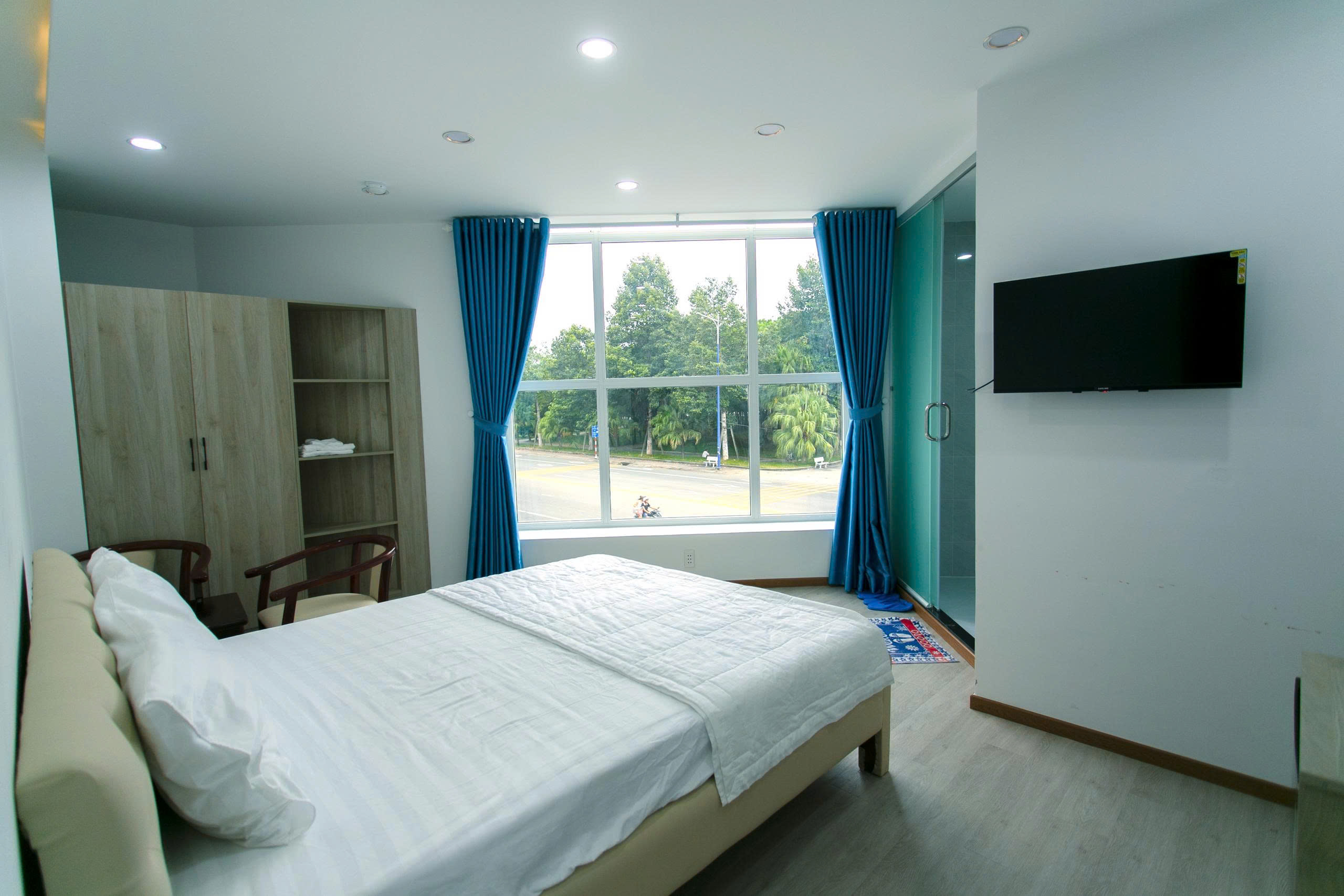KHÁCH SẠN THƯƠNG VILLA 